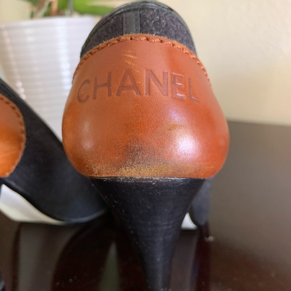 CHANEL pumps this are a must. Size 8. - Picture 5 of 12